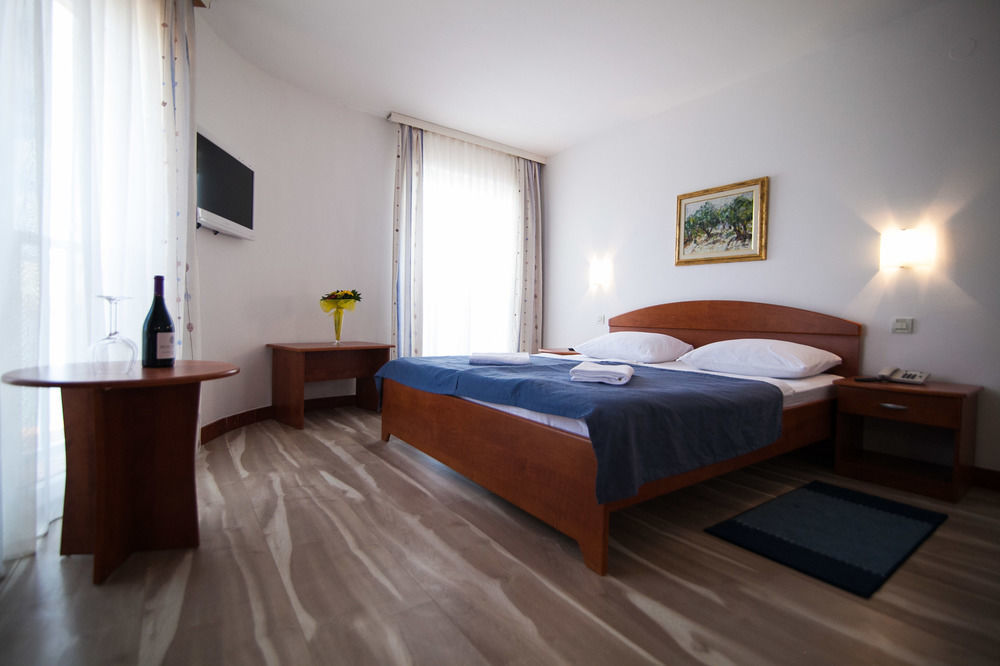 Hotel Plaza 4*